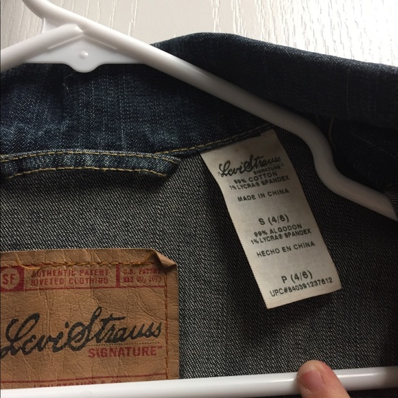 Levi Strauss jean jacket- small - Picture 2 of 4